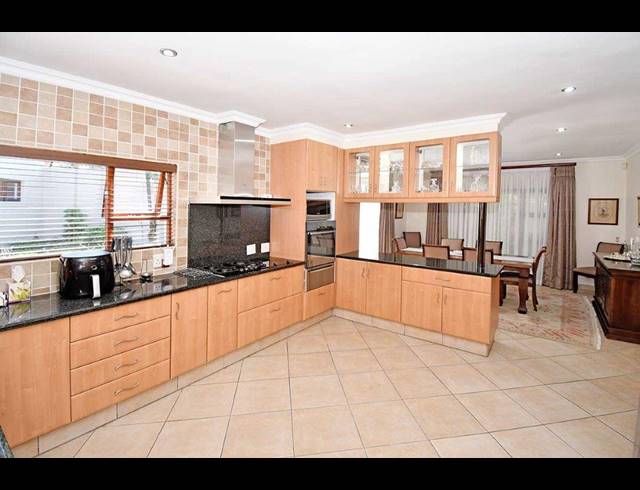 3 BEDROOM FREEHOLD FOR SALE IN CRAIGHALL
